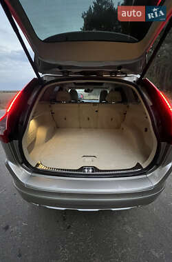Внедорожник / Кроссовер Volvo XC60 2015 в 
