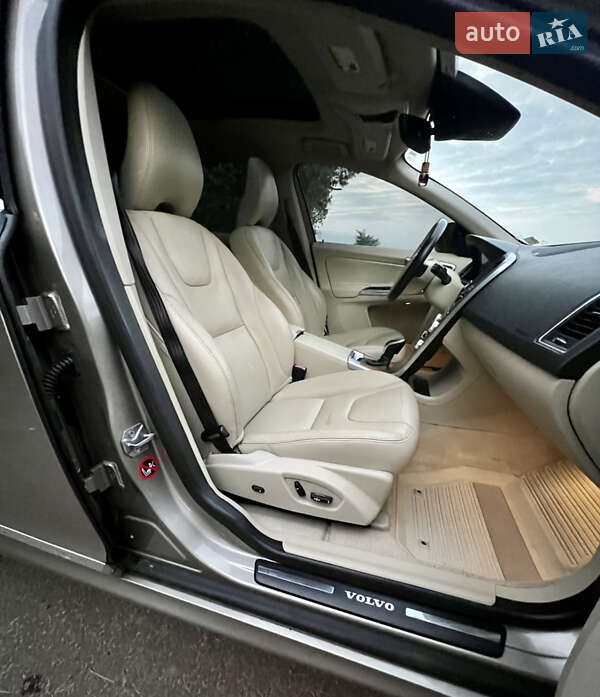 Позашляховик / Кросовер Volvo XC60 2015 в Луцьку фото 43 Позашляховик / Кросовер Volvo XC60 2015 в Луцьку