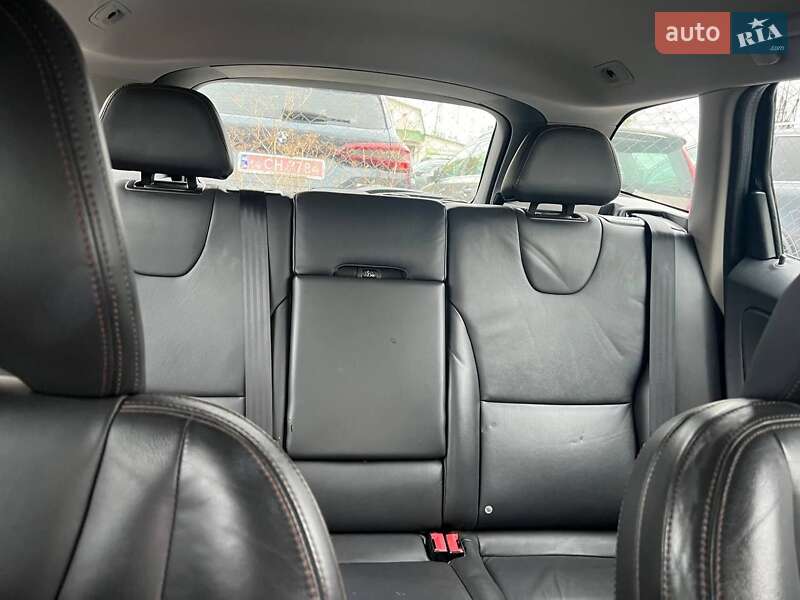 Внедорожник / Кроссовер Volvo XC60 2016 в Луцке