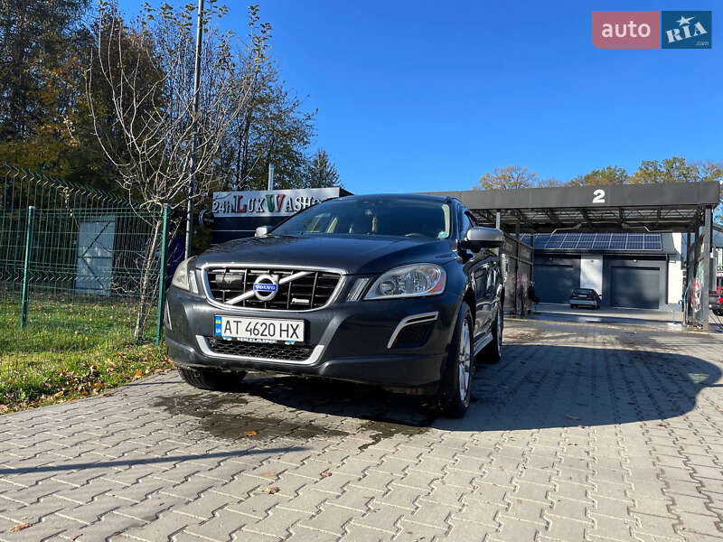 Внедорожник / Кроссовер Volvo XC60 2012 в 