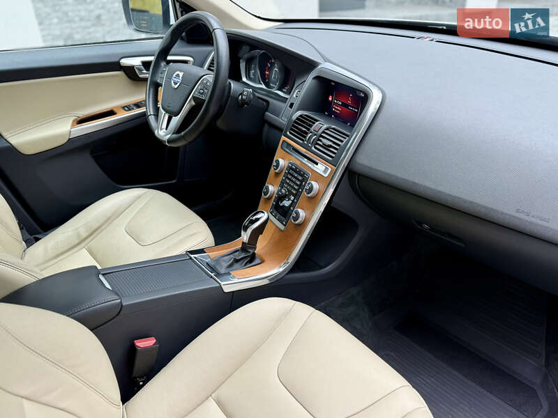 Позашляховик / Кросовер Volvo XC60 2017 в Ірпені