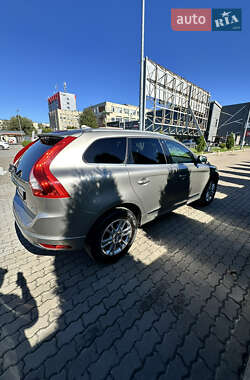 Внедорожник / Кроссовер Volvo XC60 2014 в 