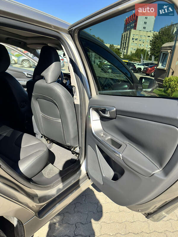 Внедорожник / Кроссовер Volvo XC60 2014 в Львове
