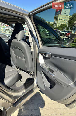 Внедорожник / Кроссовер Volvo XC60 2014 в 