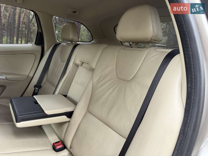 Позашляховик / Кросовер Volvo XC60 2012 в Києві фото 29 Позашляховик / Кросовер Volvo XC60 2012 в Києві