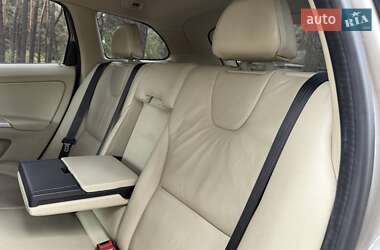Позашляховик / Кросовер Volvo XC60 2012 в  фото 29 Позашляховик / Кросовер Volvo XC60 2012 в