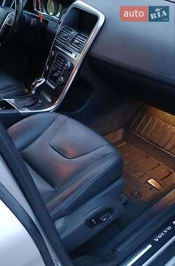 Внедорожник / Кроссовер Volvo XC60 2014 в 