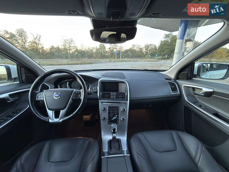 Внедорожник / Кроссовер Volvo XC60 2017 в Радивилове