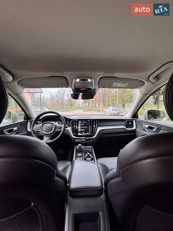 Внедорожник / Кроссовер Volvo XC60 2019 в Киеве