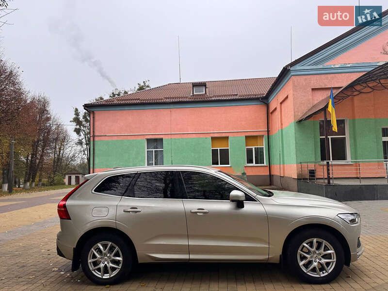 Внедорожник / Кроссовер Volvo XC60 2019 в Киеве
