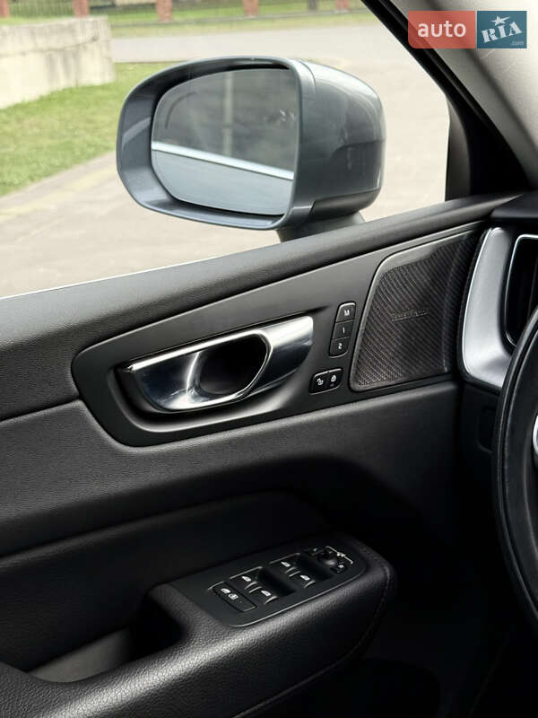 Внедорожник / Кроссовер Volvo XC60 2019 в Львове фото 26 Внедорожник / Кроссовер Volvo XC60 2019 в Львове