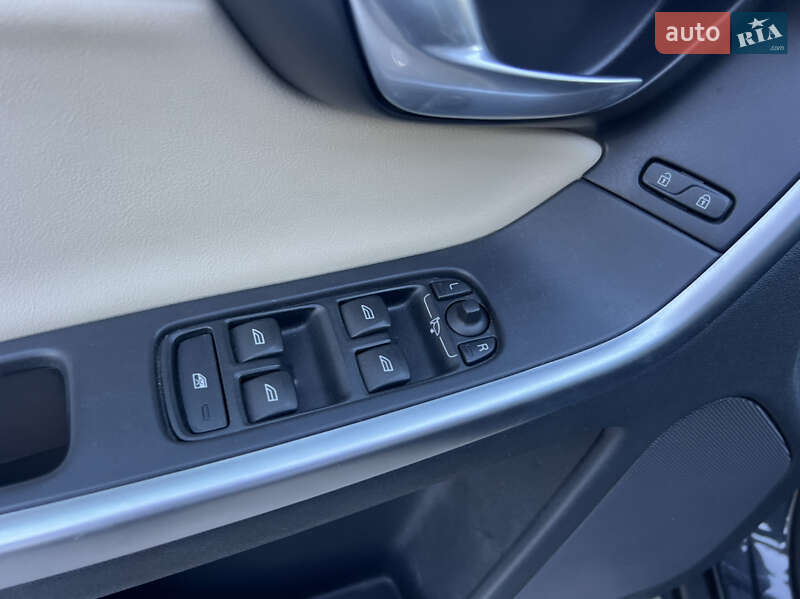 Позашляховик / Кросовер Volvo XC60 2010 в Луцьку фото 34 Позашляховик / Кросовер Volvo XC60 2010 в Луцьку
