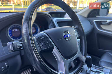 Позашляховик / Кросовер Volvo XC60 2010 в  фото 43 Позашляховик / Кросовер Volvo XC60 2010 в