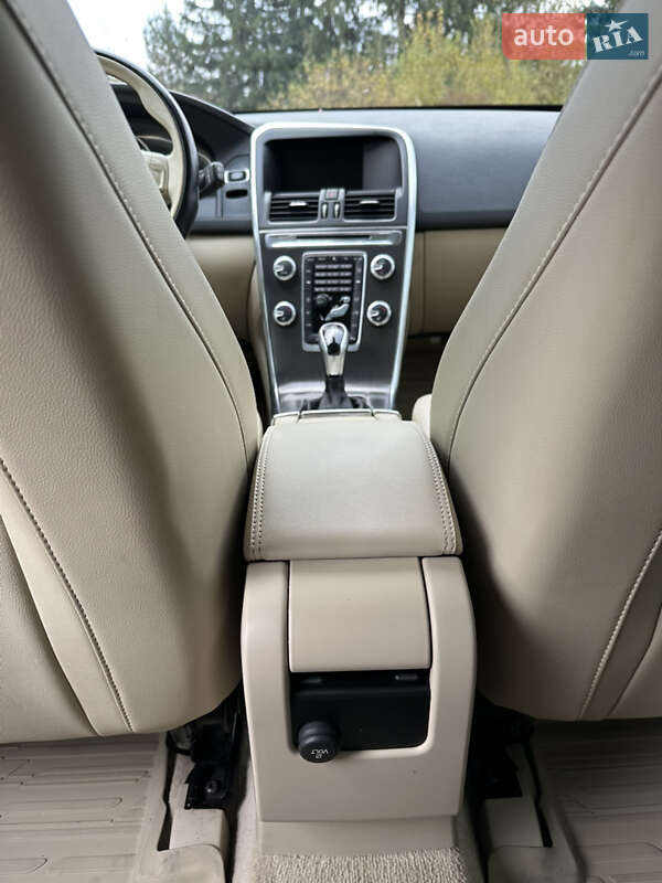 Внедорожник / Кроссовер Volvo XC60 2015 в Самборе фото 18 Внедорожник / Кроссовер Volvo XC60 2015 в Самборе