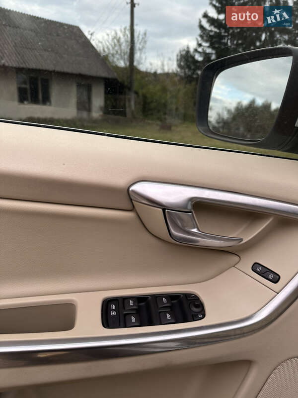 Внедорожник / Кроссовер Volvo XC60 2015 в Самборе фото 27 Внедорожник / Кроссовер Volvo XC60 2015 в Самборе