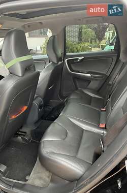 Позашляховик / Кросовер Volvo XC60 2015 в  фото 2 Позашляховик / Кросовер Volvo XC60 2015 в