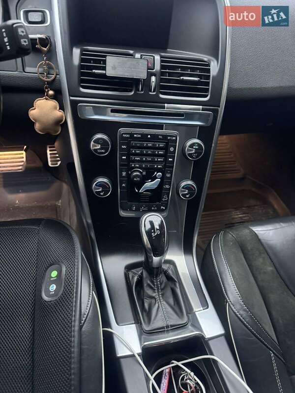 Внедорожник / Кроссовер Volvo XC60 2014 в Полонном