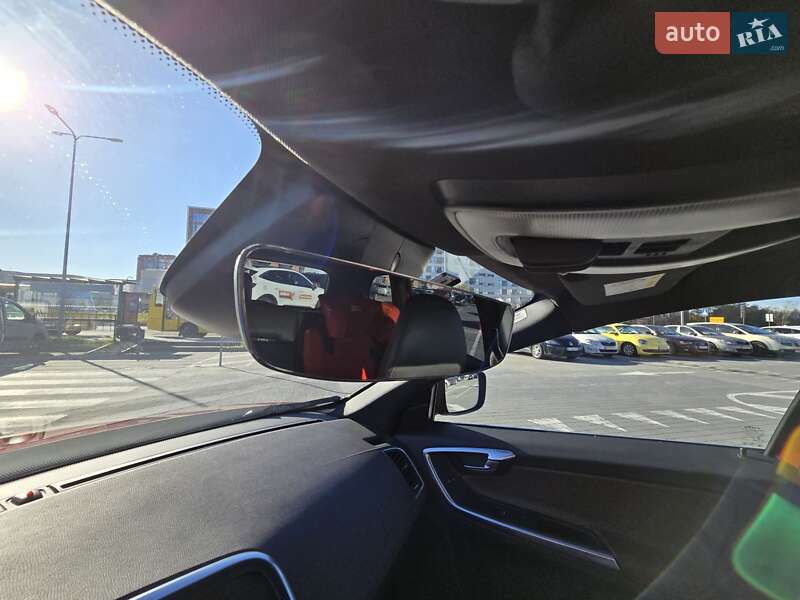 Внедорожник / Кроссовер Volvo XC60 2015 в Львове