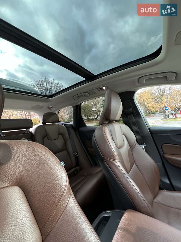 Внедорожник / Кроссовер Volvo XC60 2019 в Луцке фото 14 Внедорожник / Кроссовер Volvo XC60 2019 в Луцке