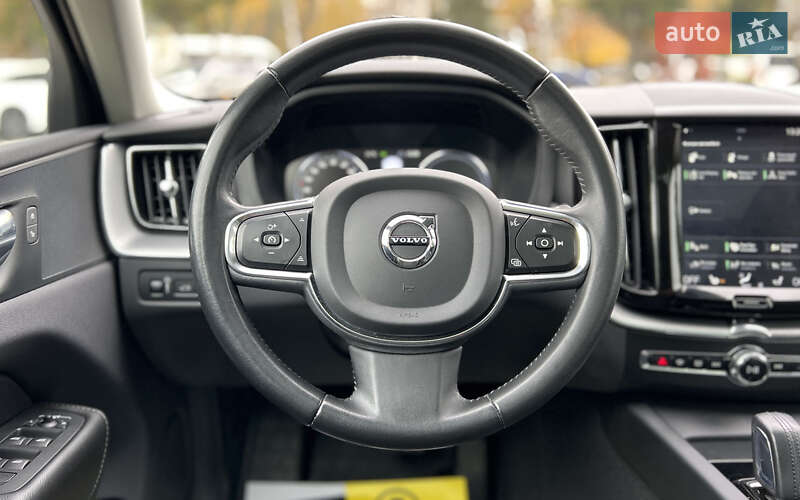 Внедорожник / Кроссовер Volvo XC60 2020 в Львове фото 11 Внедорожник / Кроссовер Volvo XC60 2020 в Львове