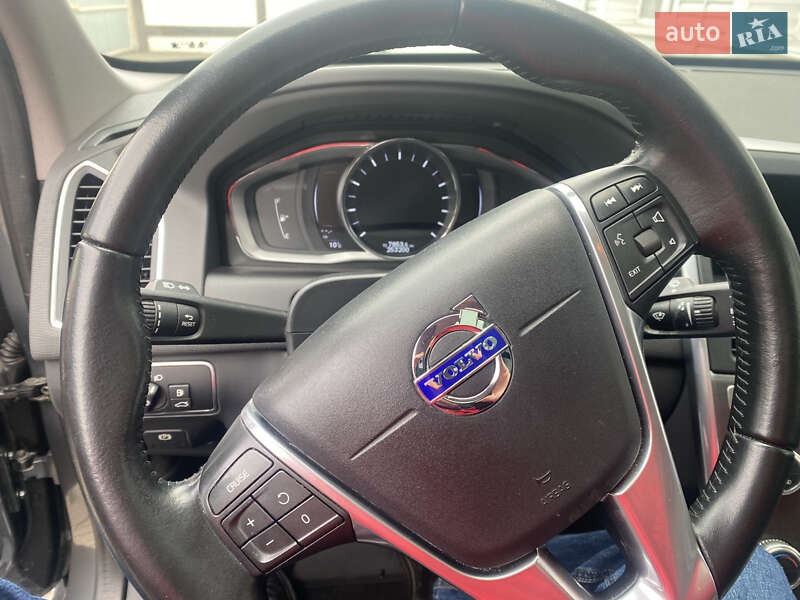 Внедорожник / Кроссовер Volvo XC60 2016 в Обухове фото 27 Внедорожник / Кроссовер Volvo XC60 2016 в Обухове