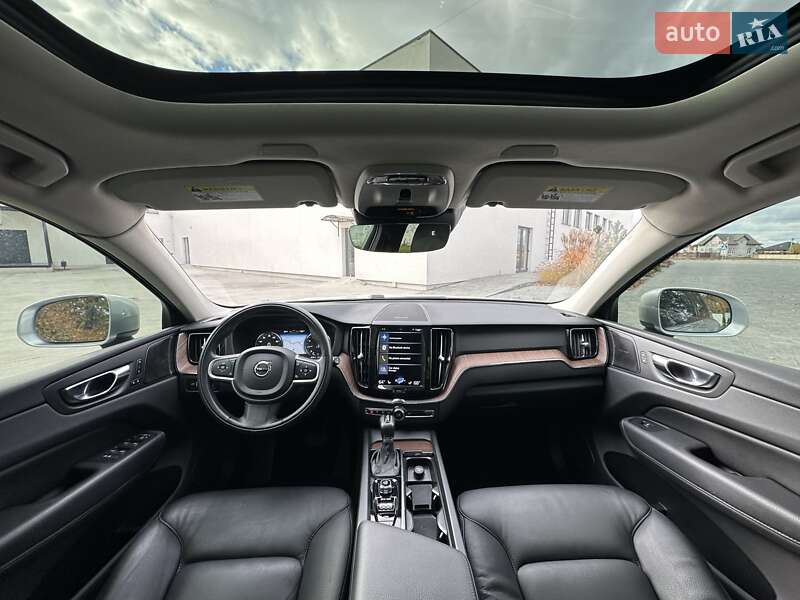Внедорожник / Кроссовер Volvo XC60 2021 в Луцке