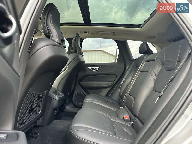 Внедорожник / Кроссовер Volvo XC60 2021 в Луцке