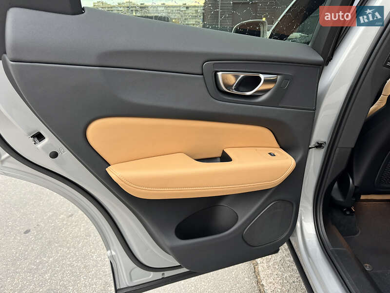 Позашляховик / Кросовер Volvo XC60 2022 в Києві фото 27 Позашляховик / Кросовер Volvo XC60 2022 в Києві