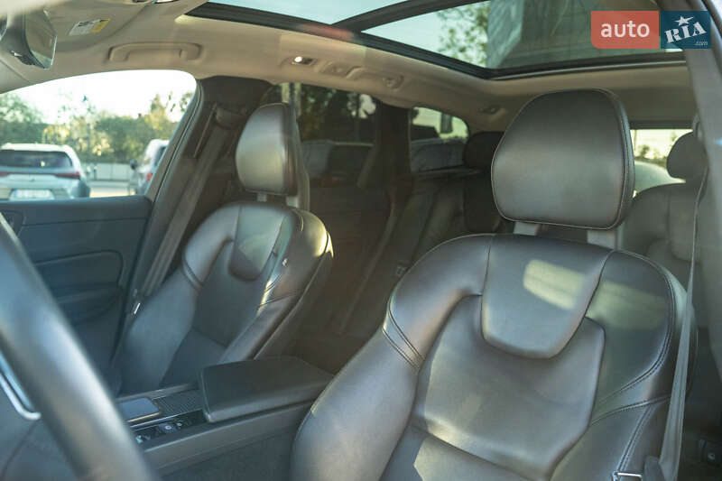 Позашляховик / Кросовер Volvo XC60 2018 в Чернівцях фото 36 Позашляховик / Кросовер Volvo XC60 2018 в Чернівцях