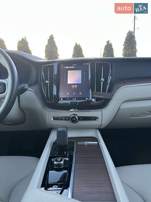 Позашляховик / Кросовер Volvo XC60 2022 в Львові