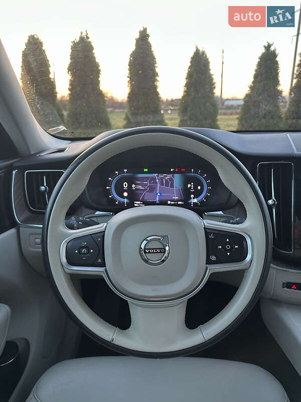 Позашляховик / Кросовер Volvo XC60 2022 в Львові