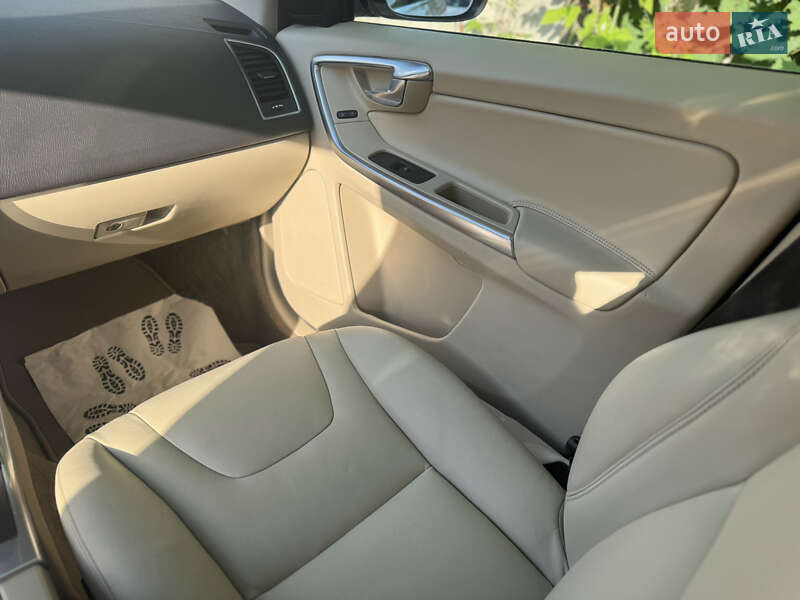 Позашляховик / Кросовер Volvo XC60 2013 в Рівному