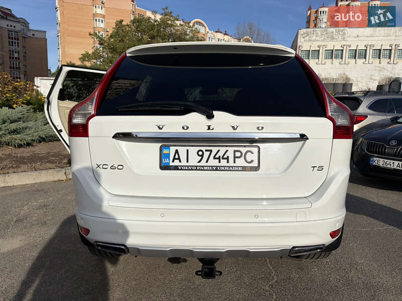 Позашляховик / Кросовер Volvo XC60 2015 в Києві