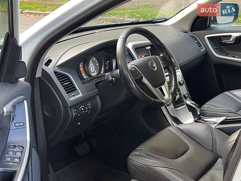 Внедорожник / Кроссовер Volvo XC60 2015 в Николаеве фото 13 Внедорожник / Кроссовер Volvo XC60 2015 в Николаеве