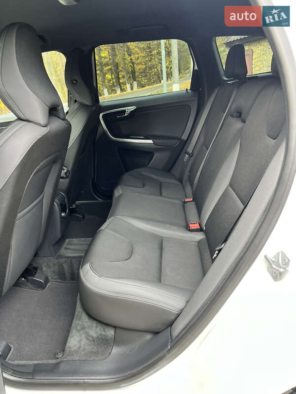 Внедорожник / Кроссовер Volvo XC60 2013 в Черновцах фото 47 Внедорожник / Кроссовер Volvo XC60 2013 в Черновцах