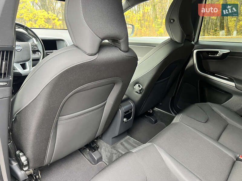 Внедорожник / Кроссовер Volvo XC60 2013 в Черновцах фото 49 Внедорожник / Кроссовер Volvo XC60 2013 в Черновцах