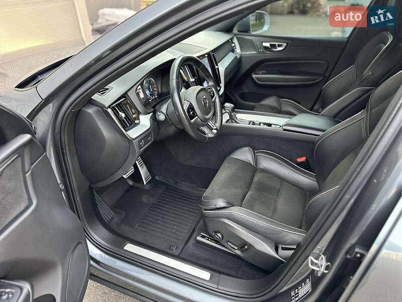 Внедорожник / Кроссовер Volvo XC60 2018 в Киеве фото 30 Внедорожник / Кроссовер Volvo XC60 2018 в Киеве