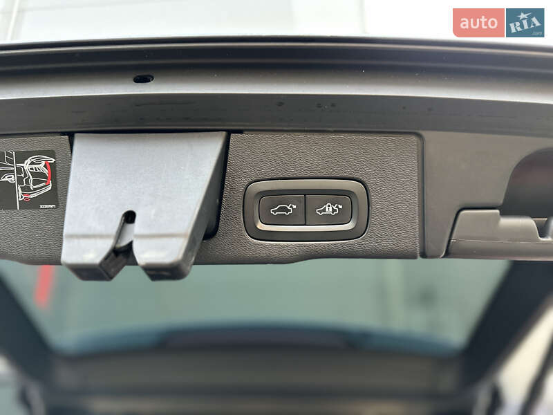 Внедорожник / Кроссовер Volvo XC60 2018 в Киеве фото 45 Внедорожник / Кроссовер Volvo XC60 2018 в Киеве