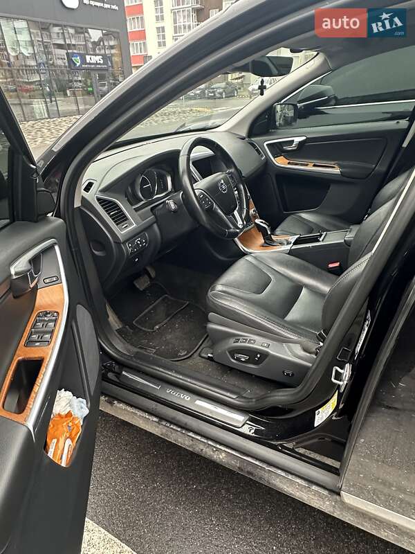 Внедорожник / Кроссовер Volvo XC60 2017 в Ирпене