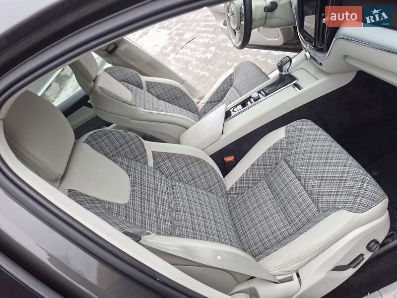 Внедорожник / Кроссовер Volvo XC60 2020 в Бережанах