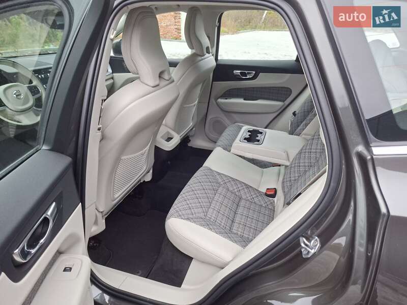 Внедорожник / Кроссовер Volvo XC60 2020 в Бережанах