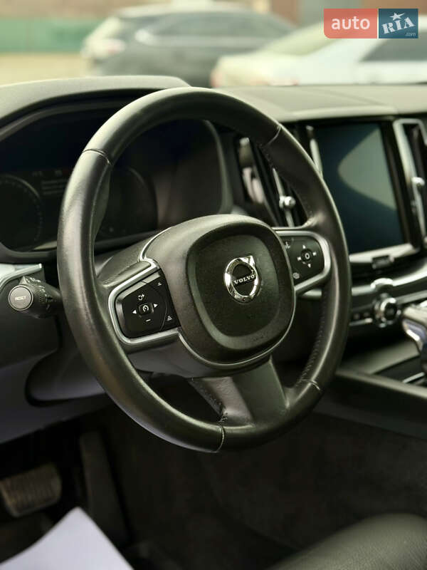 Внедорожник / Кроссовер Volvo XC60 2018 в Коломые