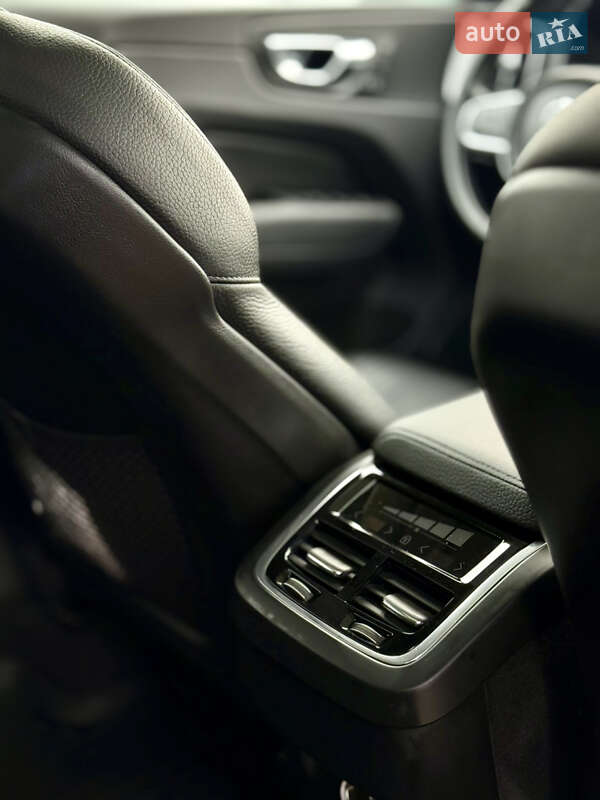 Внедорожник / Кроссовер Volvo XC60 2018 в Коломые