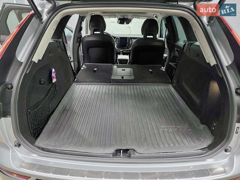 Внедорожник / Кроссовер Volvo XC60 2017 в Каменском фото 21 Внедорожник / Кроссовер Volvo XC60 2017 в Каменском