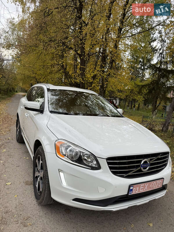 Внедорожник / Кроссовер Volvo XC60 2014 в Почаеве