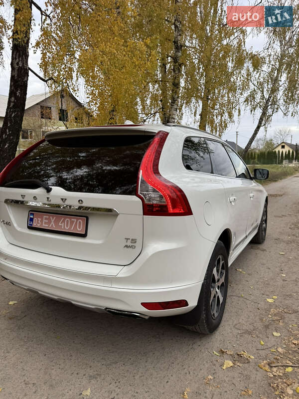 Внедорожник / Кроссовер Volvo XC60 2014 в Почаеве