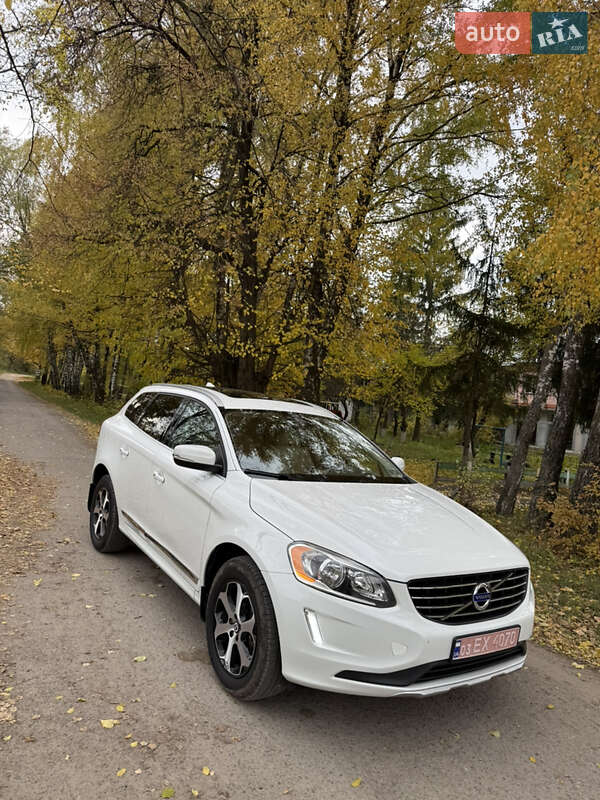 Внедорожник / Кроссовер Volvo XC60 2014 в Почаеве