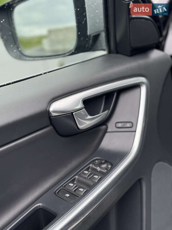 Позашляховик / Кросовер Volvo XC60 2015 в Львові фото 31 Позашляховик / Кросовер Volvo XC60 2015 в Львові