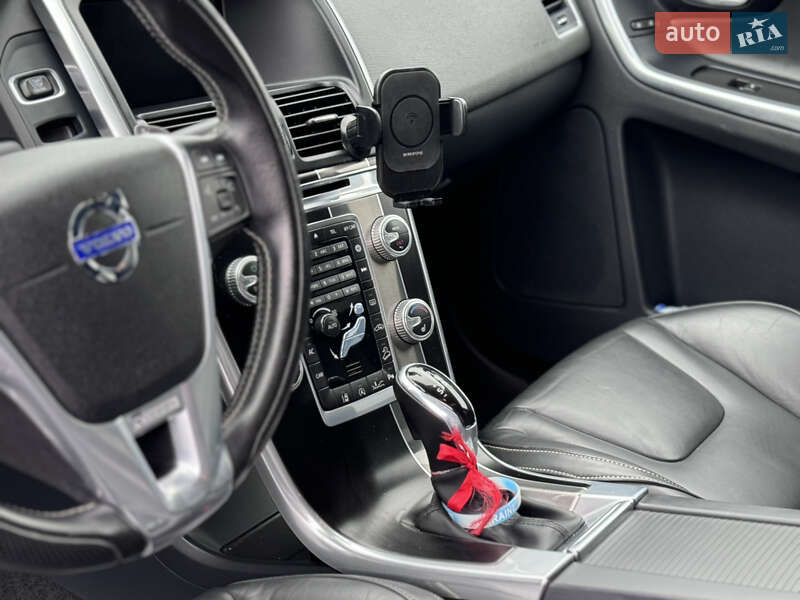 Позашляховик / Кросовер Volvo XC60 2015 в Львові фото 39 Позашляховик / Кросовер Volvo XC60 2015 в Львові