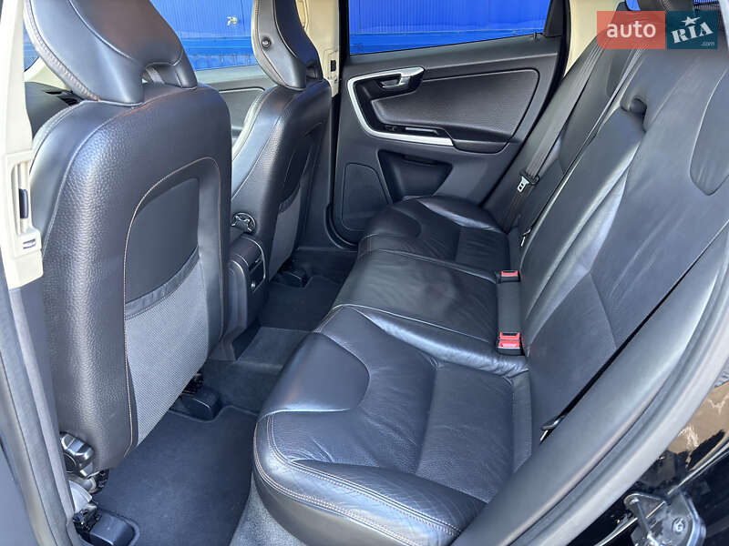 Внедорожник / Кроссовер Volvo XC60 2009 в Нововолынске